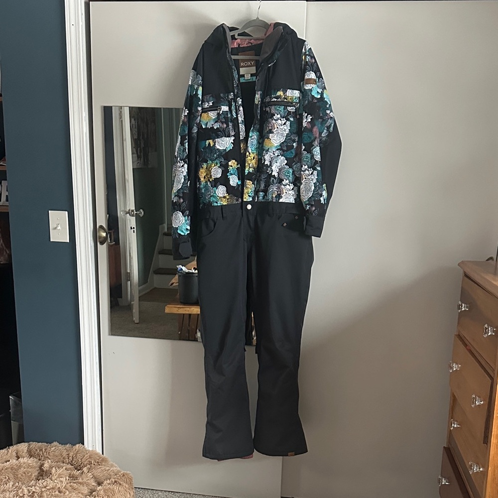Roxy Black Floral Ski/Snowboard Jumpsuit